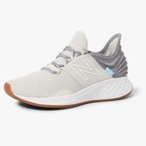 New Balance Women's Fresh Foam Roav V1 Running Shoe